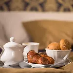 Boutique Torre De' Conti Bed & Breakfast Florence