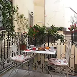 Boutique Torre De' Conti Bed & Breakfast Florence