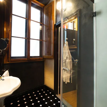 Nocleg ze śniadaniem Boutique Torre De' Conti