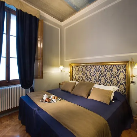 Boutique Torre De' Conti 4*