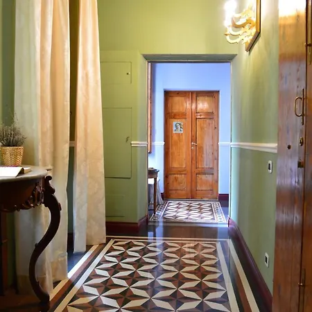 Boutique Torre De' Conti Florens