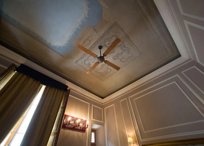 Boutique Torre De' Conti 4*