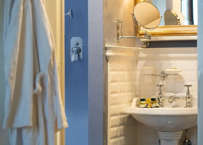 Boutique Torre De' Conti Bed & Breakfast