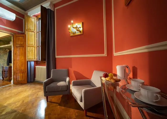 Boutique Torre De' Conti Bed & Breakfast 4*