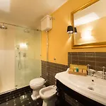 Boutique Torre De' Conti فندق مبيت وإفطار 4*