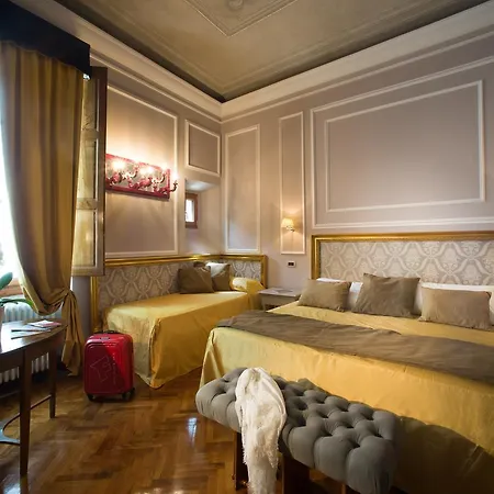 Boutique Torre De' Conti 4*